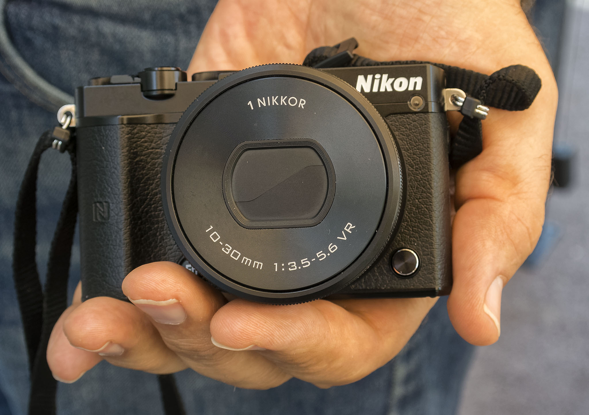 Nikon 1 J5 hands on review