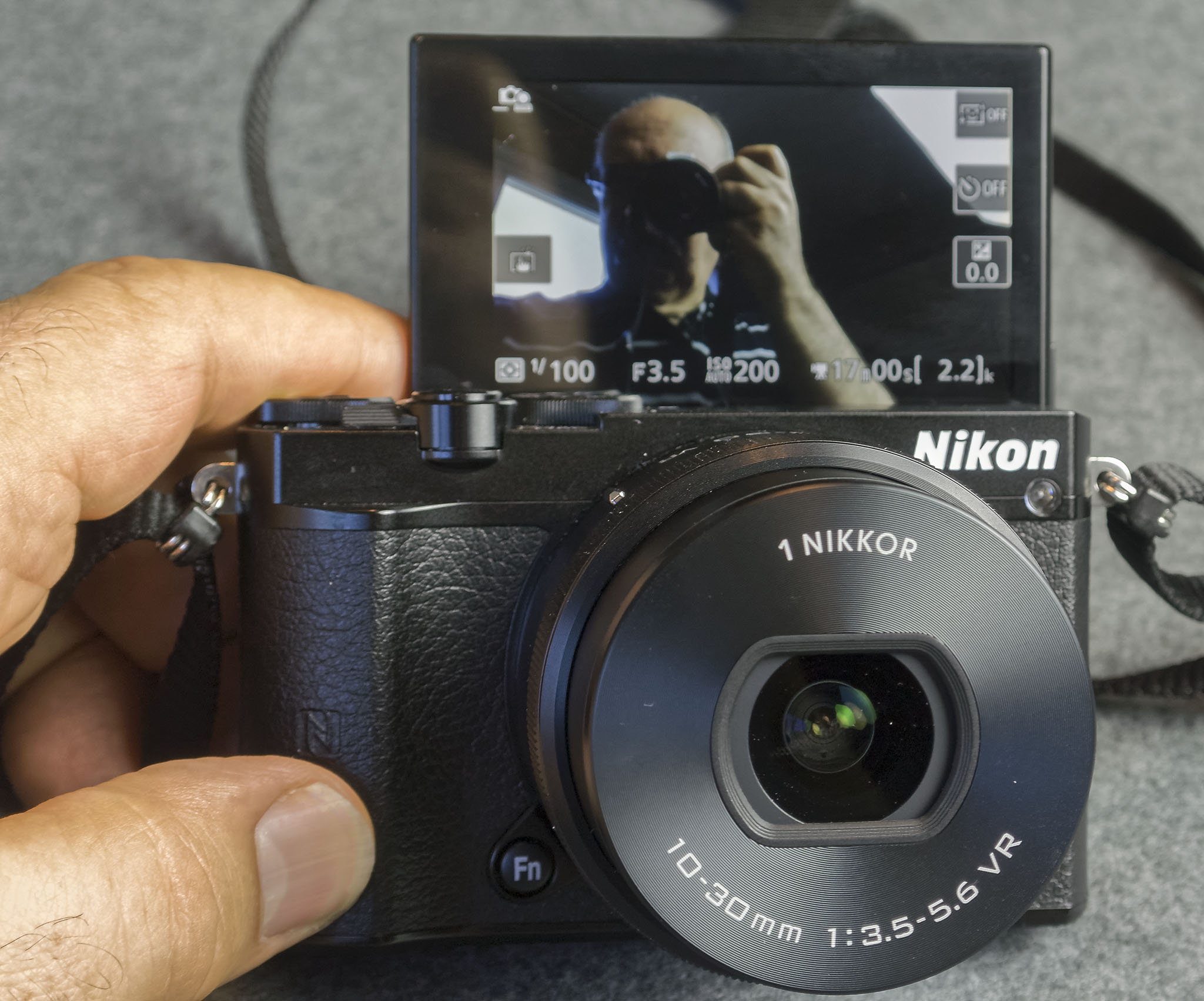 Nikon 1 J5 hands on review